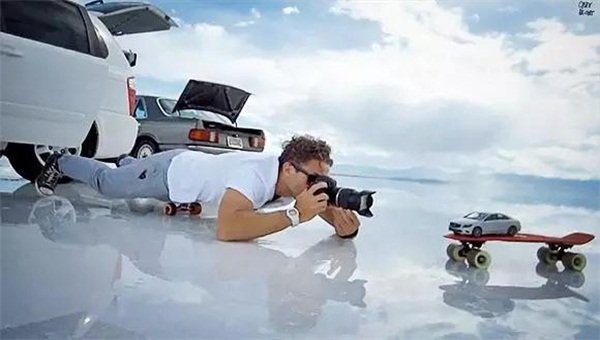 他高中輟學(xué),憑借短廣告片制作躍身全球最火視頻博主 他高中輟學(xué),憑借短廣告片制作躍身全球最火視頻博主